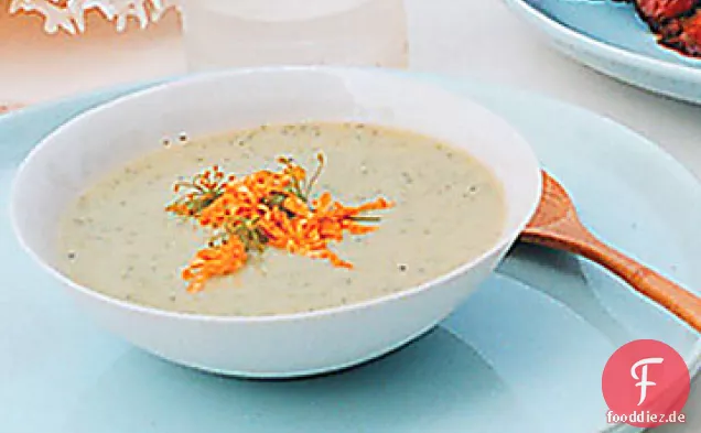 Gekühlte Zucchinisuppe