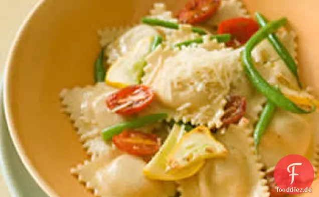 Vollkorn Ravioli mit Sautiertem Knoblauch, Gemüse