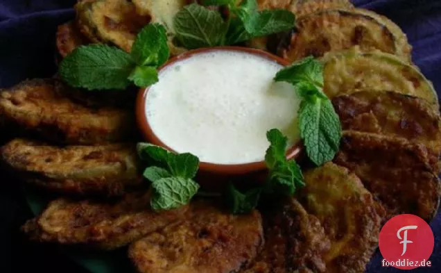 Gebratene Zucchini mit Knoblauchjoghurt