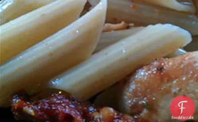 Pasta Huhn und sonnengetrocknete Tomaten