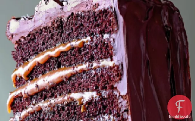 Gesalzen-Karamell Sechs-Schicht Schokolade Kuchen