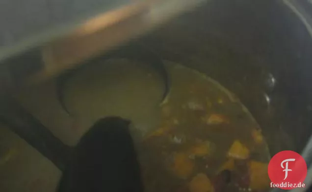 Schwarze Bohnen und Süßkartoffelsuppe