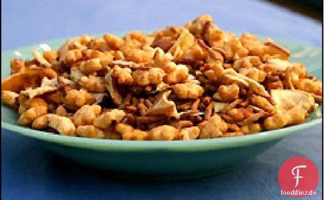 Hähnchenbrust mit Maismehlkruste und schwarzer Bohnensalsa