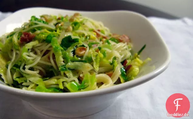 Pasta mit rasiertem Rosenkohl und Pancetta