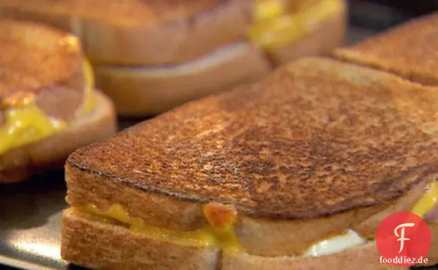 Süße und würzige gegrillte Käsesandwiches