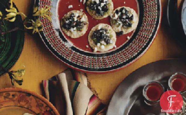 Mini-Tortillas mit Mais, Pilze und Frische Tomatillo Salsa