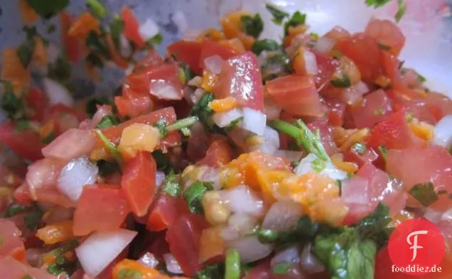 Frischer Tomaten-Mozzarella-Salat