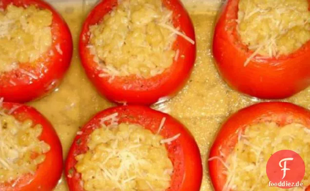 Gebackene Tomaten gefüllt mit Orzo