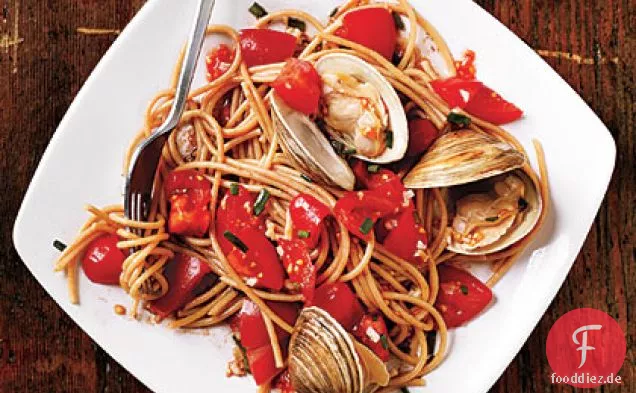 Pasta mit Frischer Tomatensauce und Muscheln