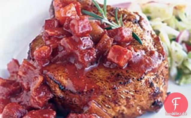 Gegrillte Schweinekoteletts mit klobiger Andouille-Barbecue-Sauce