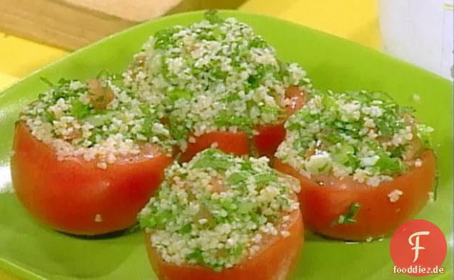 Tomaten gefüllt mit Tabouleh Salat