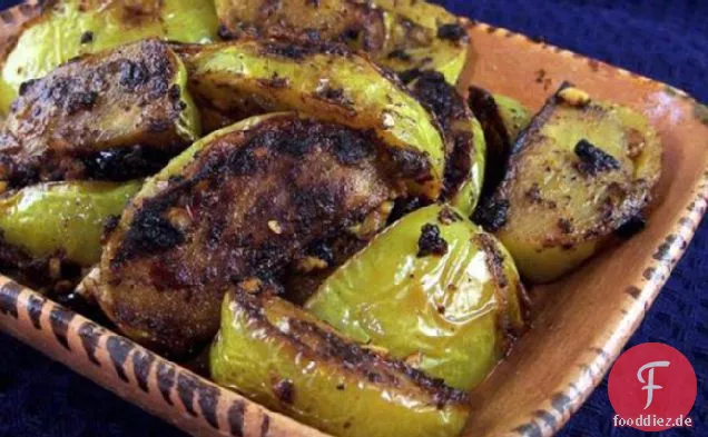 Grüne Tomaten mit indischen Gewürzen
