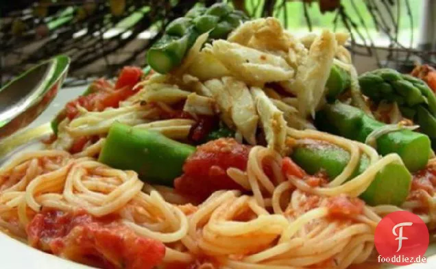 Spaghettini mit Krabben, Spargel und sonnengetrockneten Tomaten