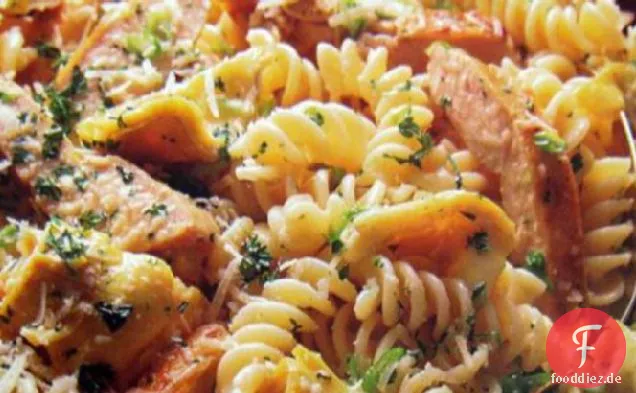 Gegrilltes Hähnchen Nudelsalat mit Artischockenherzen