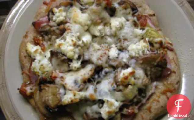 Schinken-, Pilz- und Artischockenpizza