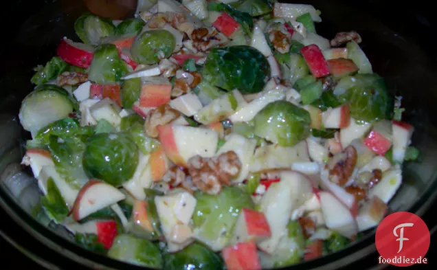 Waldorfsalat mit Rosenkohl
