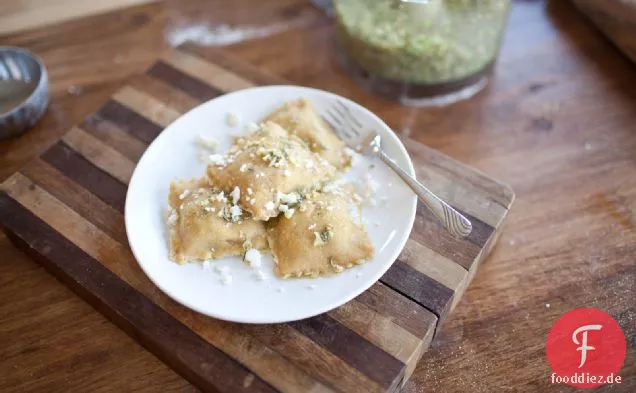Rosenkohl, Feige und Feta-Ravioli