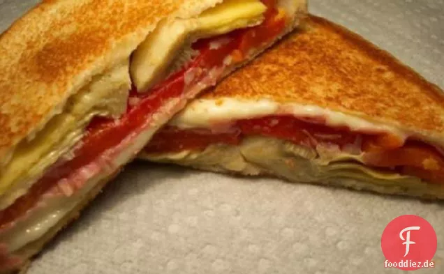 Antipasto gegrilltes Käsesandwich