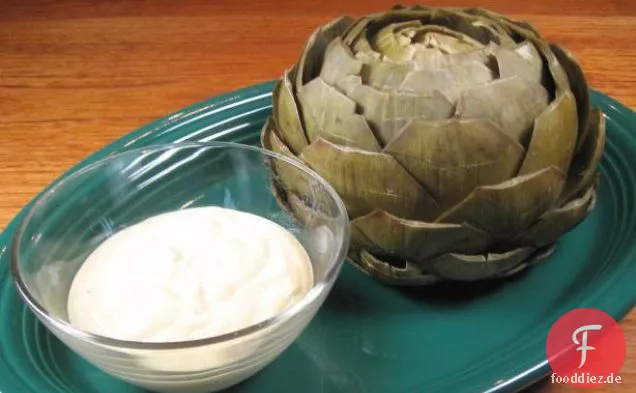 Gedämpfte Artischocken Mit Curry-DIP-Sauce