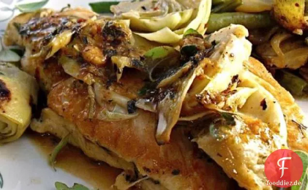 Geschmortes griechisches Huhn und Artischocken