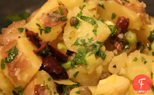 Kartoffelsalat Mit Kapern, Kalamata-Oliven und artischockenherzen