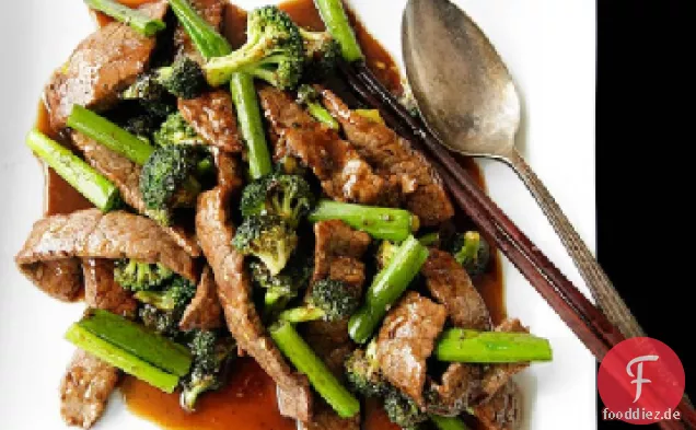 Chinesisch-amerikanisches Rindfleisch und Brokkoli mit Austernsauce