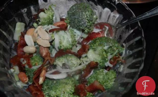 Carolyns Brokkolisalat