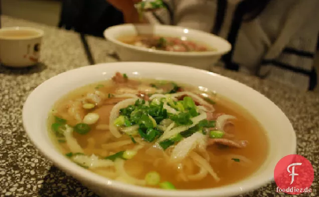 Asiatisches Rindfleisch und Nudeln