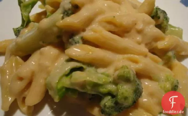 Penne in cremiger Knoblauch-Käse-Sauce (Ww)