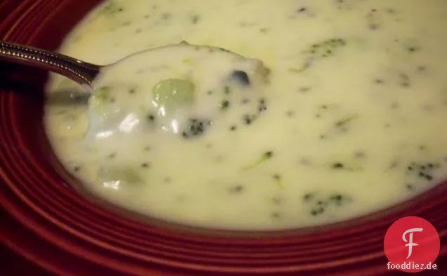 Hausgemachte Creme von Brokkolisuppe