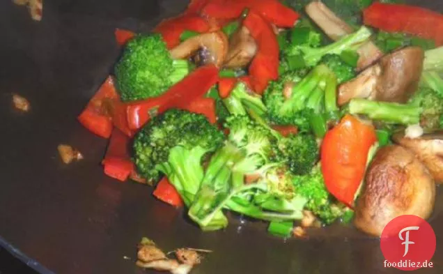 Brokkoli 'n Rote Paprika Stir Fried