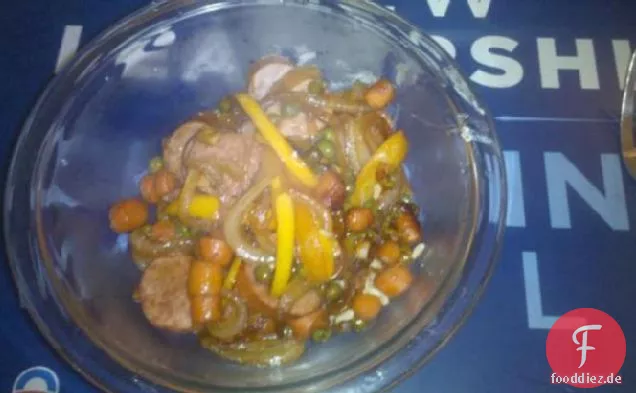 Gebratene Wurst und Gemüse