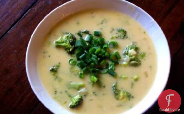 Brokkoli Cheddar Suppe