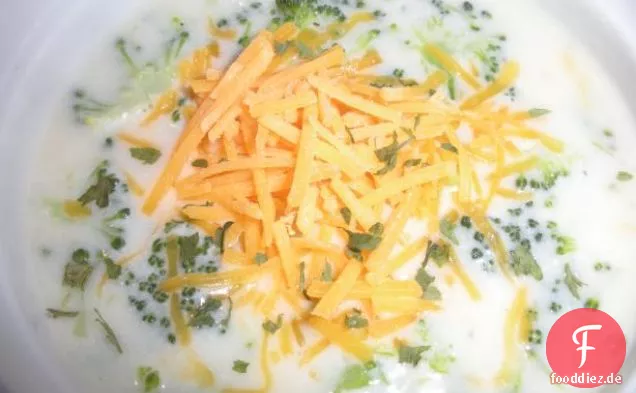 Gerösteter Brokkoli beträufelt mit Zitronen-Knoblauch-Butter