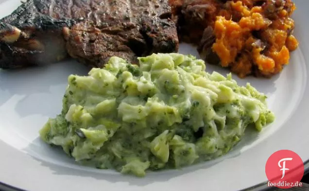 Einfaches Huhn und Brokkoli