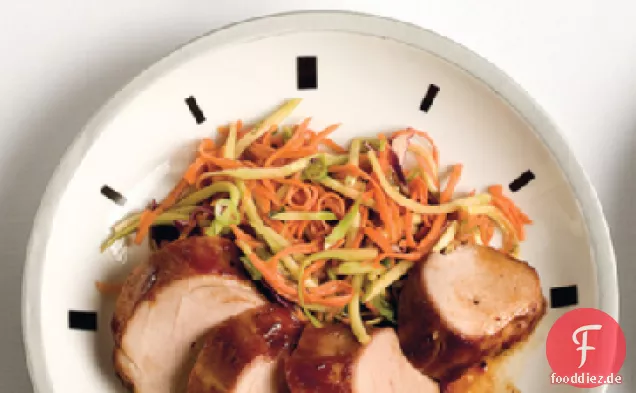 Hoisin Schweinefilet mit asiatischem Karottensalat