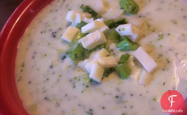Makkaroni und Käse mit Brokkoli und Huhn