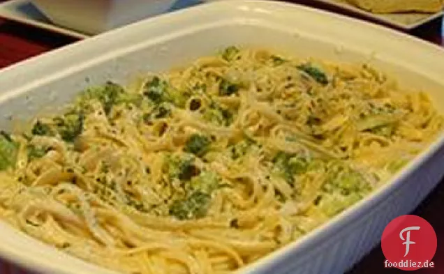 Ricotta-Fettuccine Alfredo mit Brokkoli