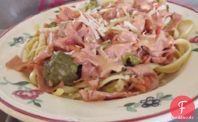 Rosa Fettuccine Alfredo