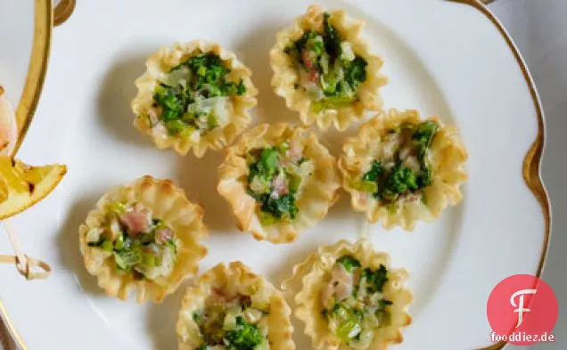 Lauch-Brokkoli-Törtchen mit Pancetta