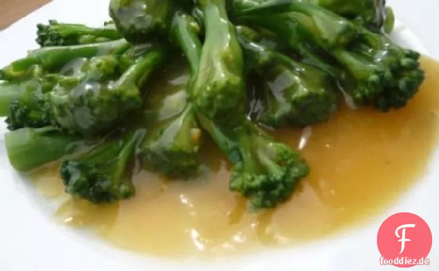 Brokkoli mit Orangensauce