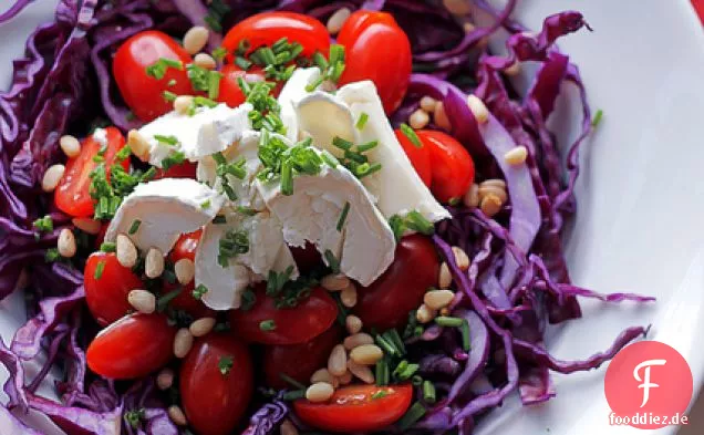 Ziegenkäse, Tomaten und Rotkohl