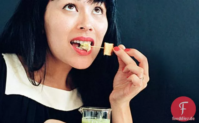 Brokkolisuppen-Shots mit Cheddar-Bissen
