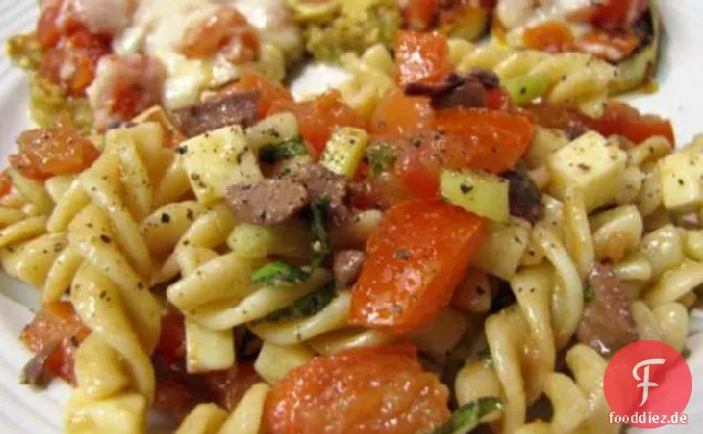 Mediterraner Fusilli Nudelsalat