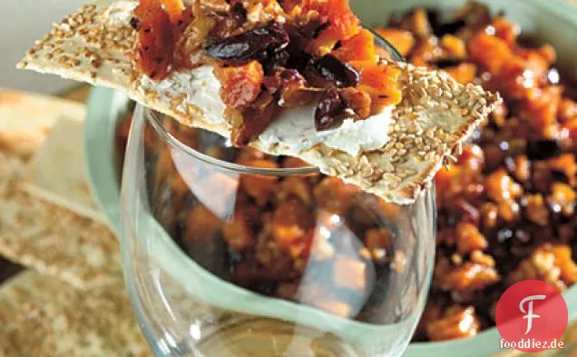 Pfirsich-Pecan-Tapenade mit Ziegenkäse