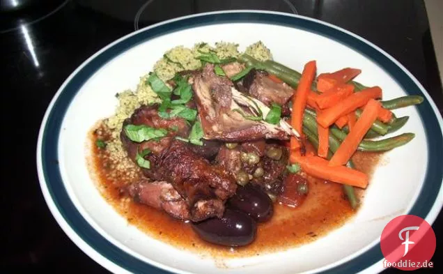 Rotwein-geschmortes Huhn mit Couscous