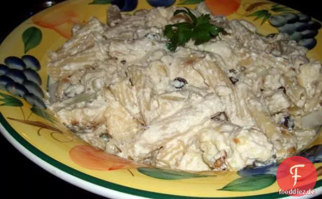 Pasta Mit Blumenkohl, Johannisbeeren und Nüssen