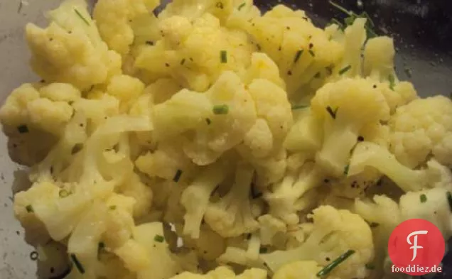 Blumenkohl mit Schnittlauch und Zitrone