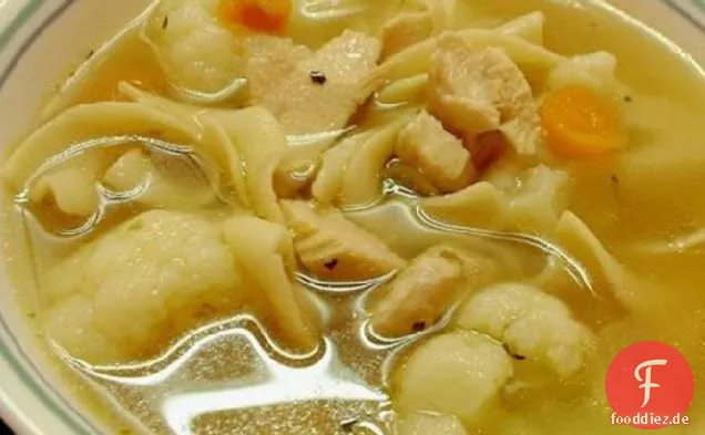 Huhn, Gemüse und Nudelsuppe