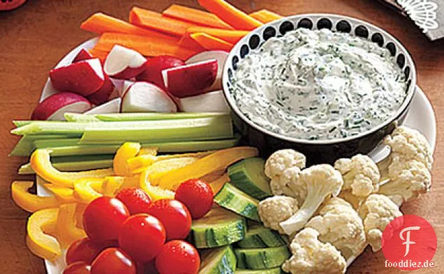 Buttermilch-Kräuterdip mit Crudités